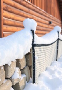 Снегозадержатели: зачем они нужны и какие бывают